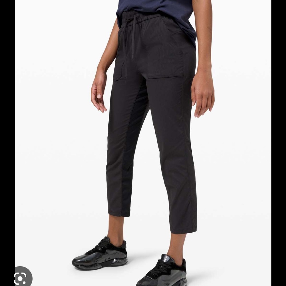 Lululemon BEYOND THE STUDIO PANT SLIM, in black size 4